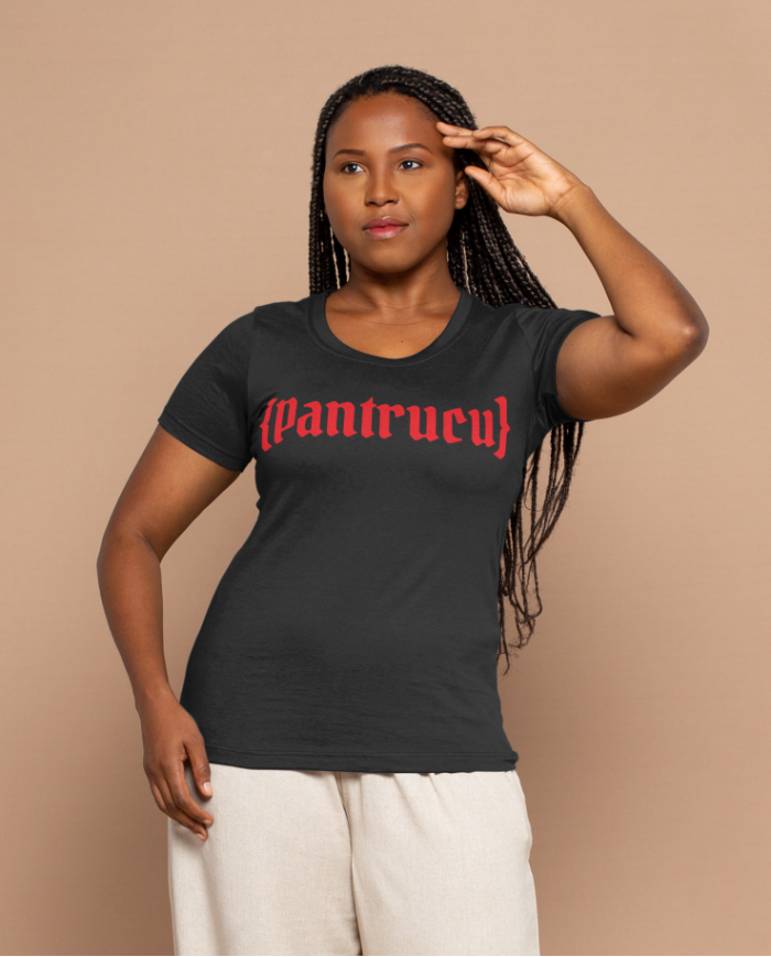 Camiseta Negra con logo Rojo largo