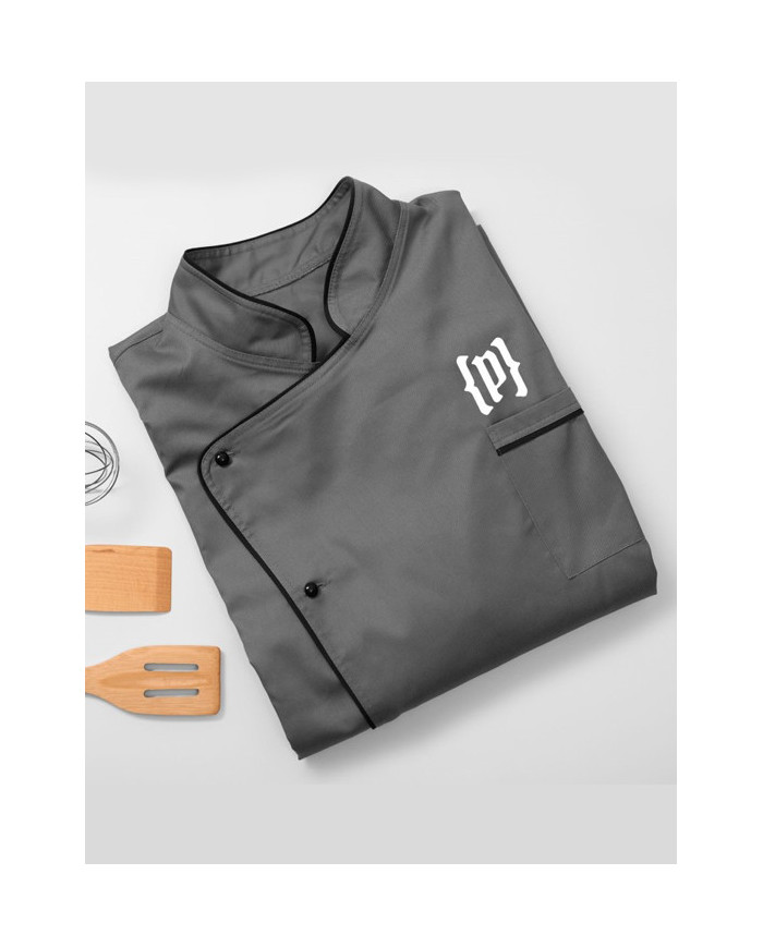 Chaquetilla negra con logo blanco corto